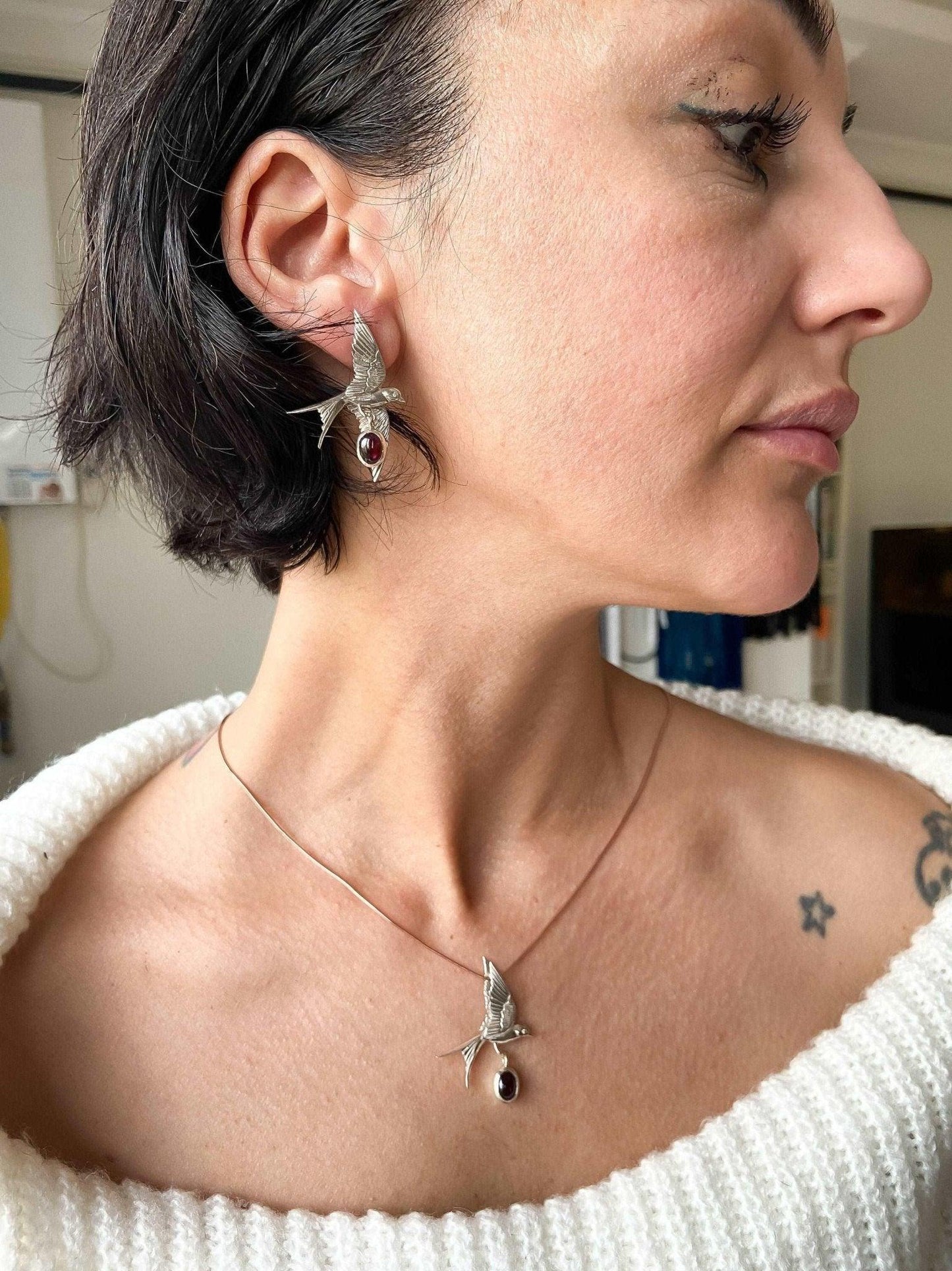 Garnet Stone Sparrow Necklace, 925 Sterling Silver Handmade Sparrow JeGarnet Stone Our sparrow bird Necklace. Designs were designed by our design team. It is completely handcrafted by our craftsmen. These completely special design pendGarnet Stone Sparrow Necklace