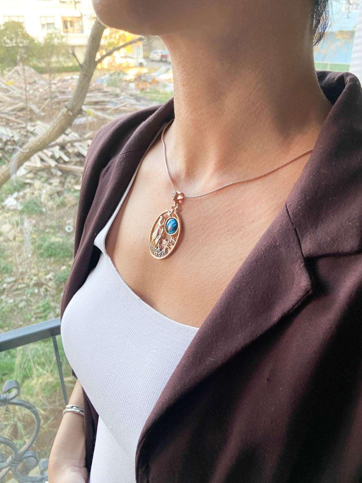 Mother Leading The Way Necklace Blue Abalone gemstone 925 Sterling Sil925 sterling sterling silver and complety Handmade, decorated with abalone shell stone and produced by our masters. Inspired by Mom and Son theme, we combine it withMother Leading The Way Necklace