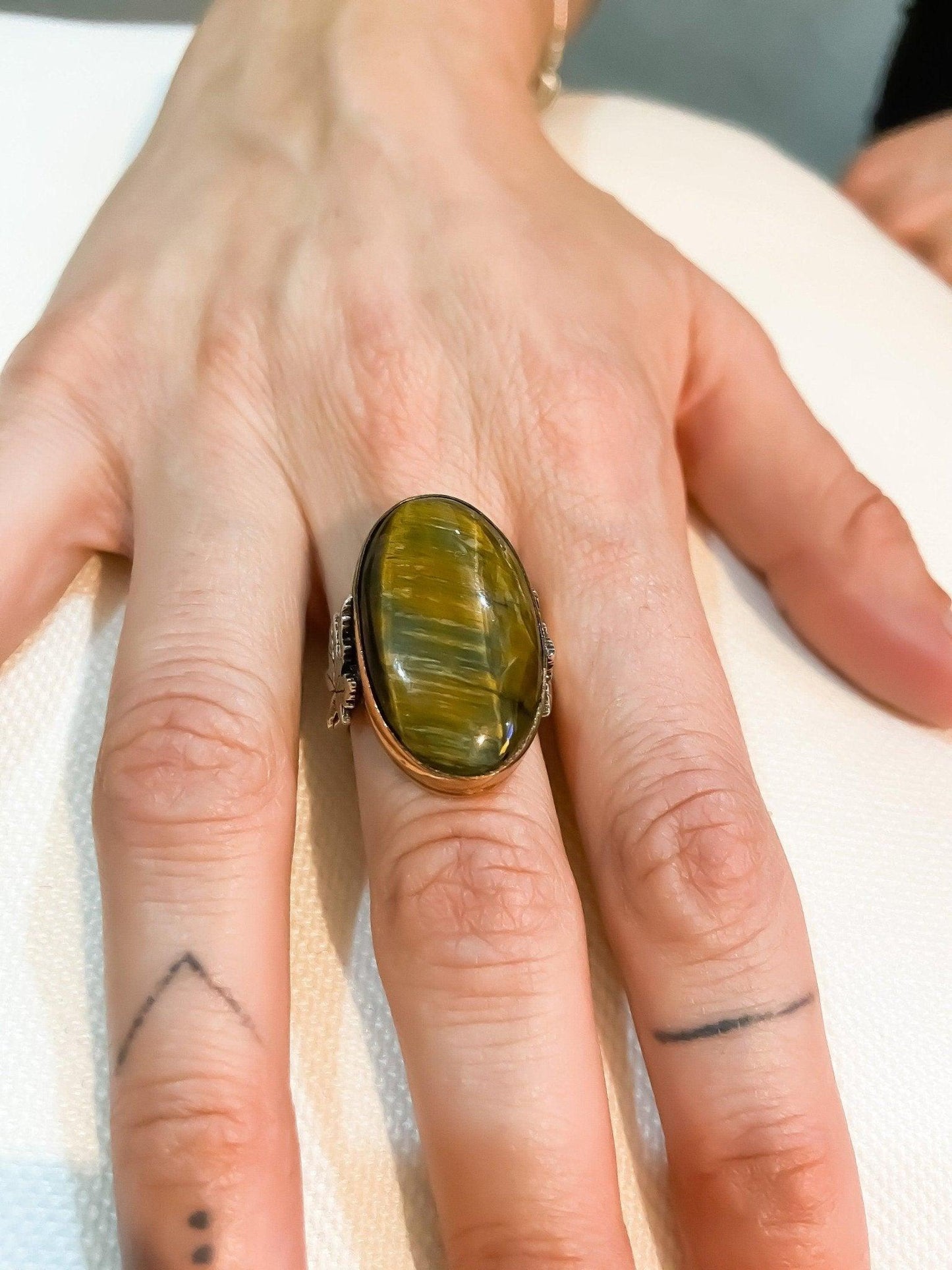 Rutilated Quartz Handmade Women Ring, 925 Sterling Silver Rutilated QuNatural Rutilated Quartz stone desing women's ring made with 925 sterling hand workmanship.it is completely handcrafted and design. Stone cutting and all our equipmeRutilated Quartz Handmade Women Ring