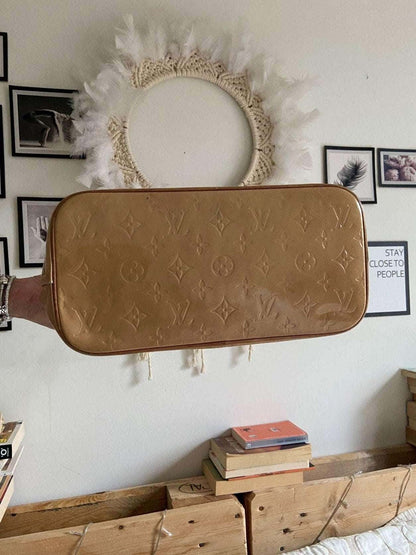 Louis Vuitton Vernis Houston yellow patent leather purse bottom embossed monogram design