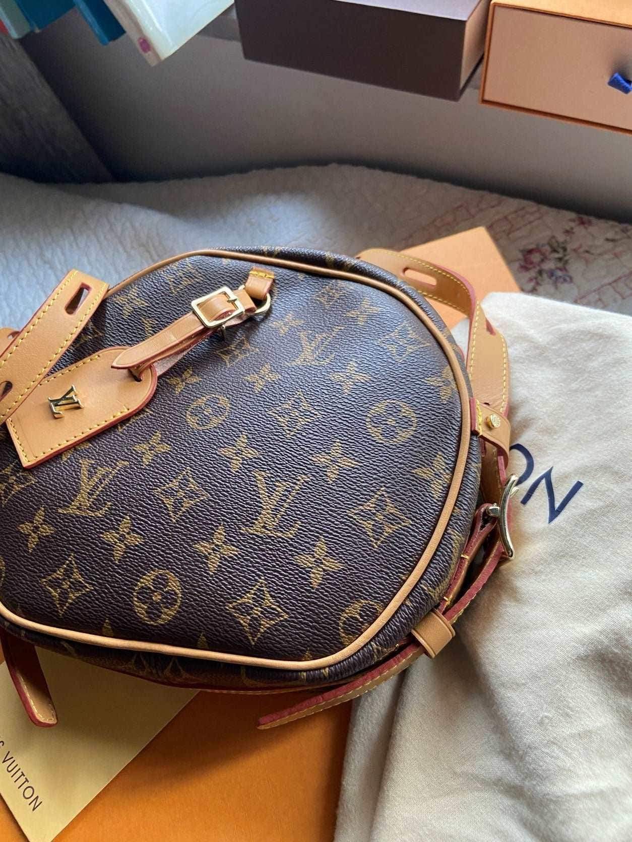 Louis Vuitton BOITE CHAPEAU SOUPLE Mm Handbag LVV - Tracesilver
