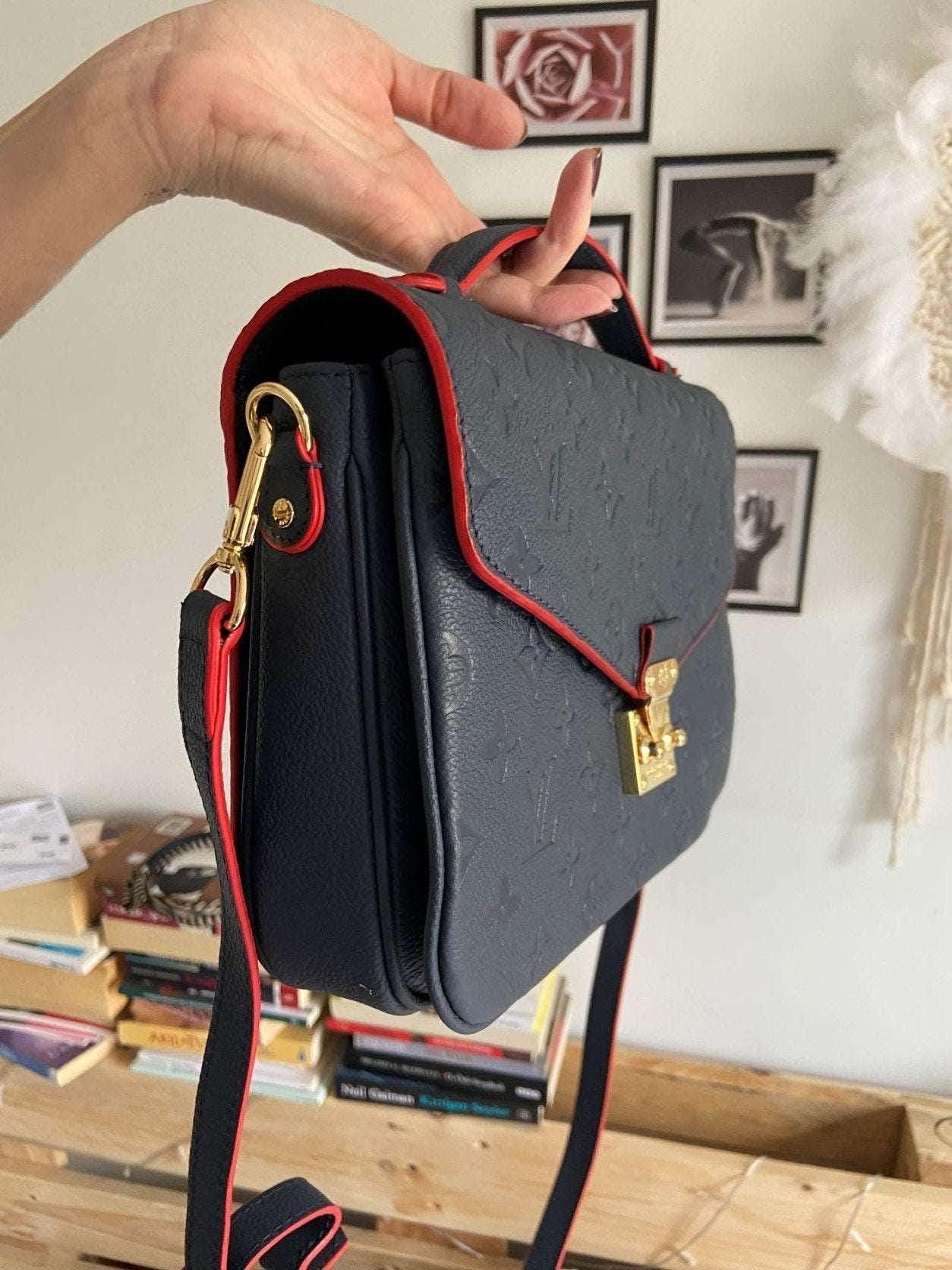 Louis Vuitton Empreinte Pochette Metis in Marine Rouge Crossbody Handbag LVV - Tracesilver
