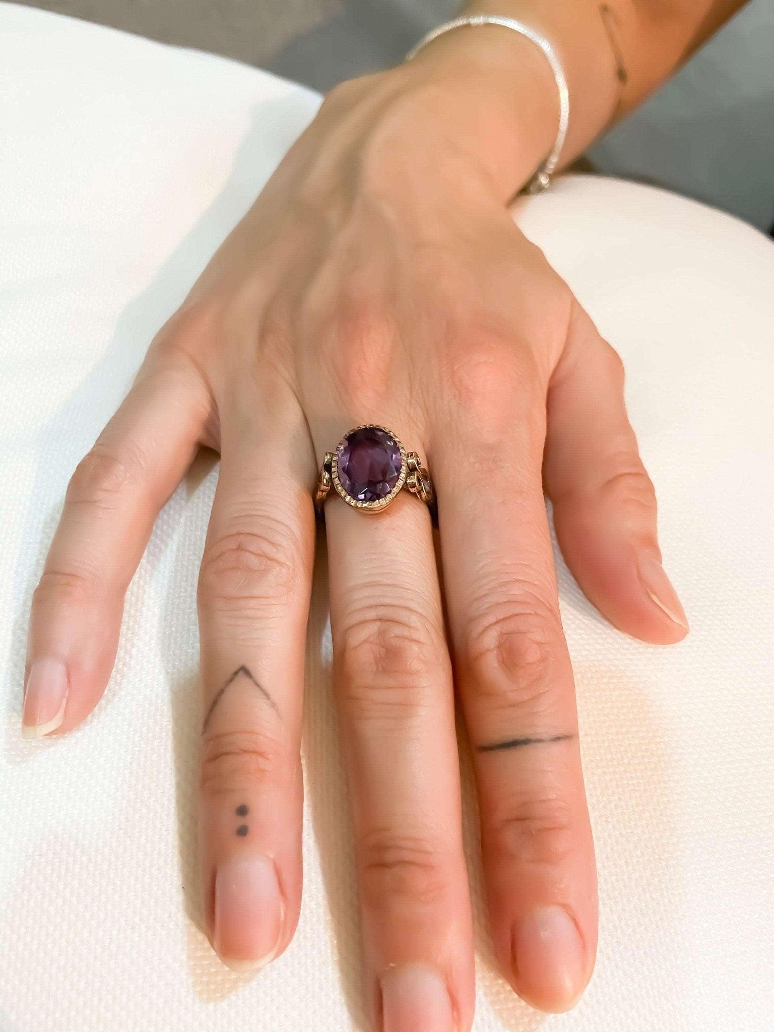 Amethyst Natural Stone 925 Sterling Silver Handmade Ring, Amethyst JewNatural Amethyst stone desing women's ring made with 925 sterling hand workmanship.it is completely handcrafted and design. Stone cutting and all our equipment used Amethyst Natural Stone