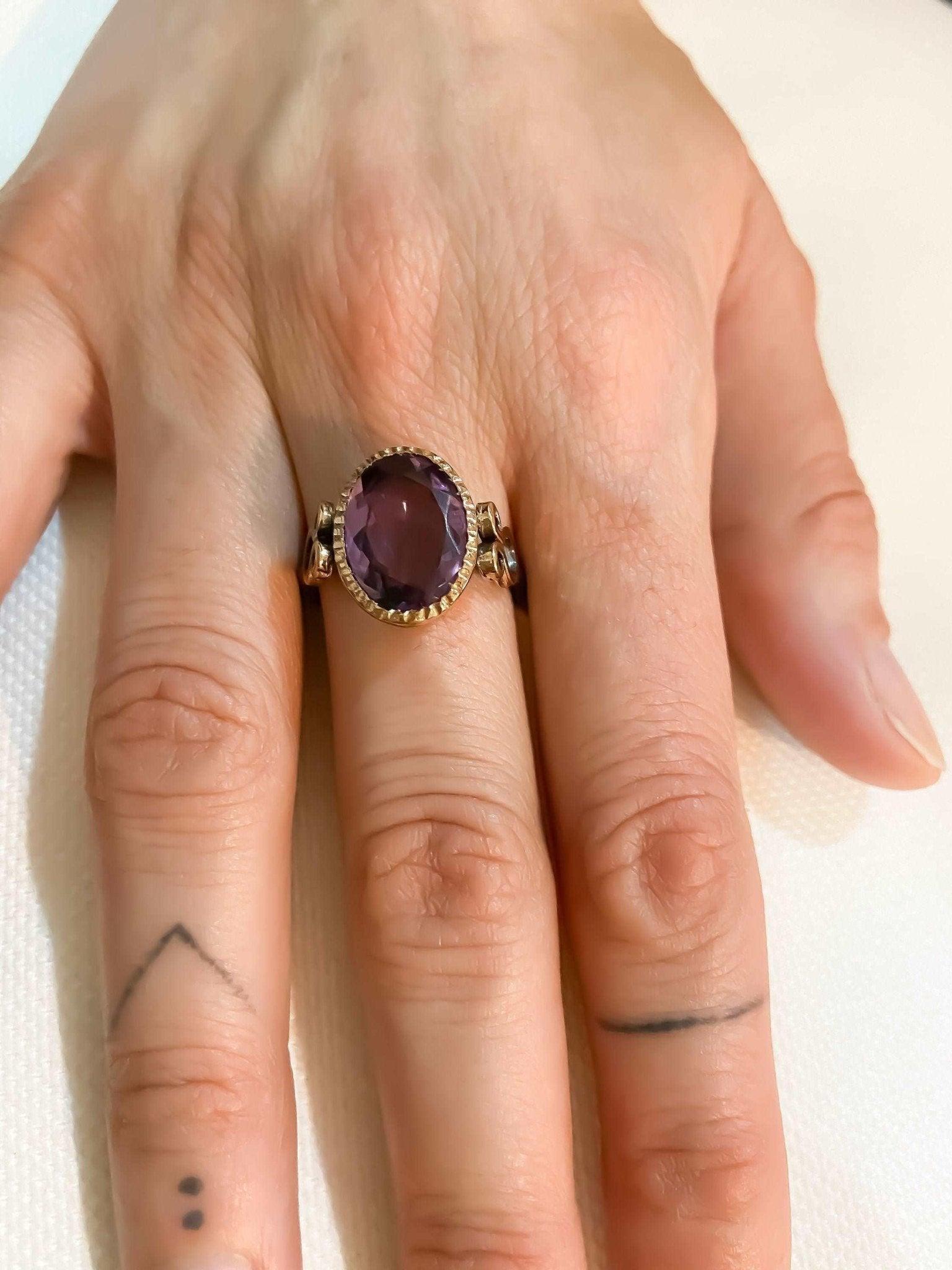 Amethyst Natural Stone 925 Sterling Silver Handmade Ring, Amethyst JewNatural Amethyst stone desing women's ring made with 925 sterling hand workmanship.it is completely handcrafted and design. Stone cutting and all our equipment used Amethyst Natural Stone