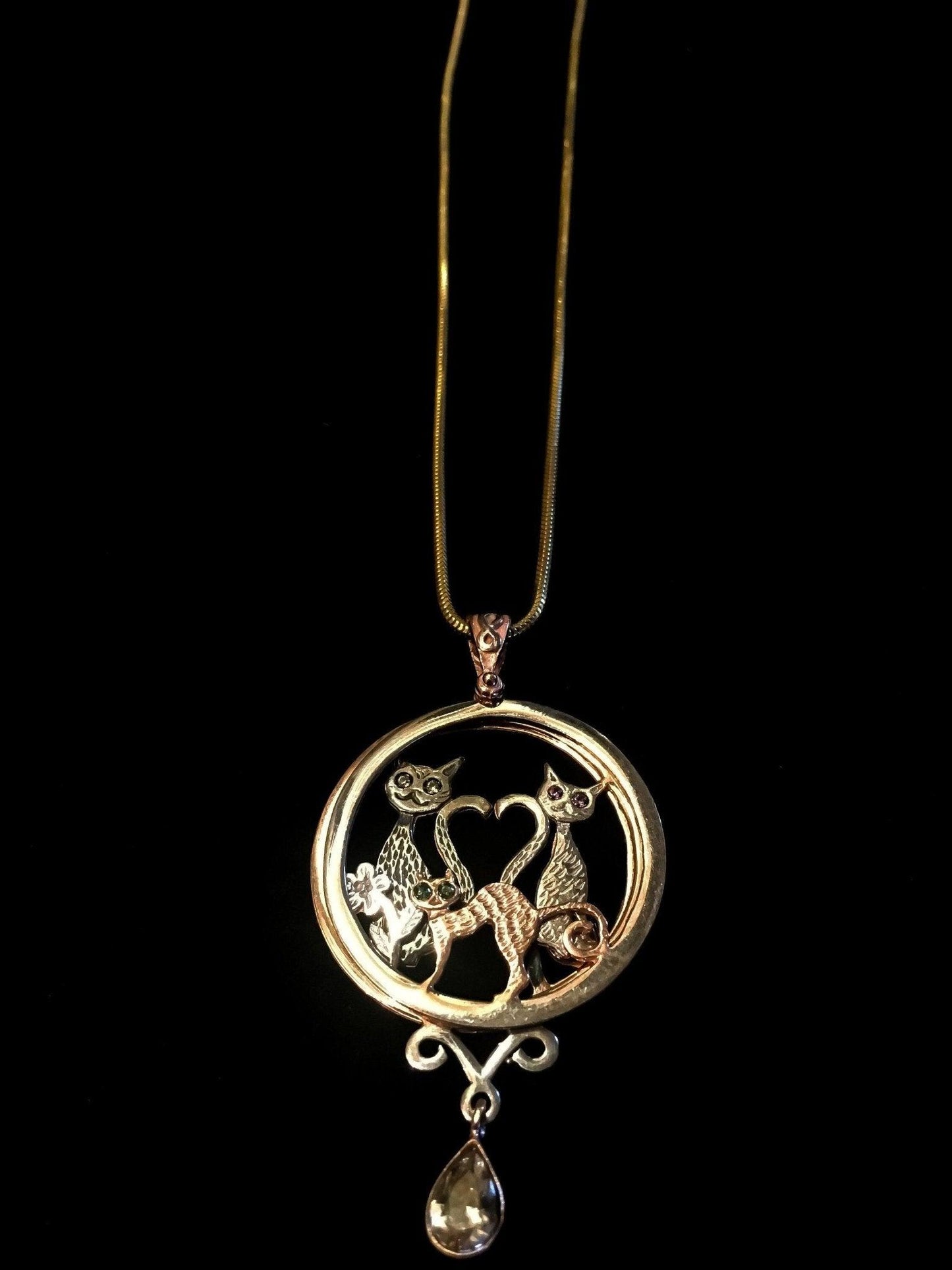 Cat Family Custom Design Pendant, 925 Sterling Silver Animal Necklace,İz Silver are in front of you with a specially designed necklace. Our cat family, which is worked with 925 sterling silver. Our necklace, which is designed and produCat Family Custom Design Pendant