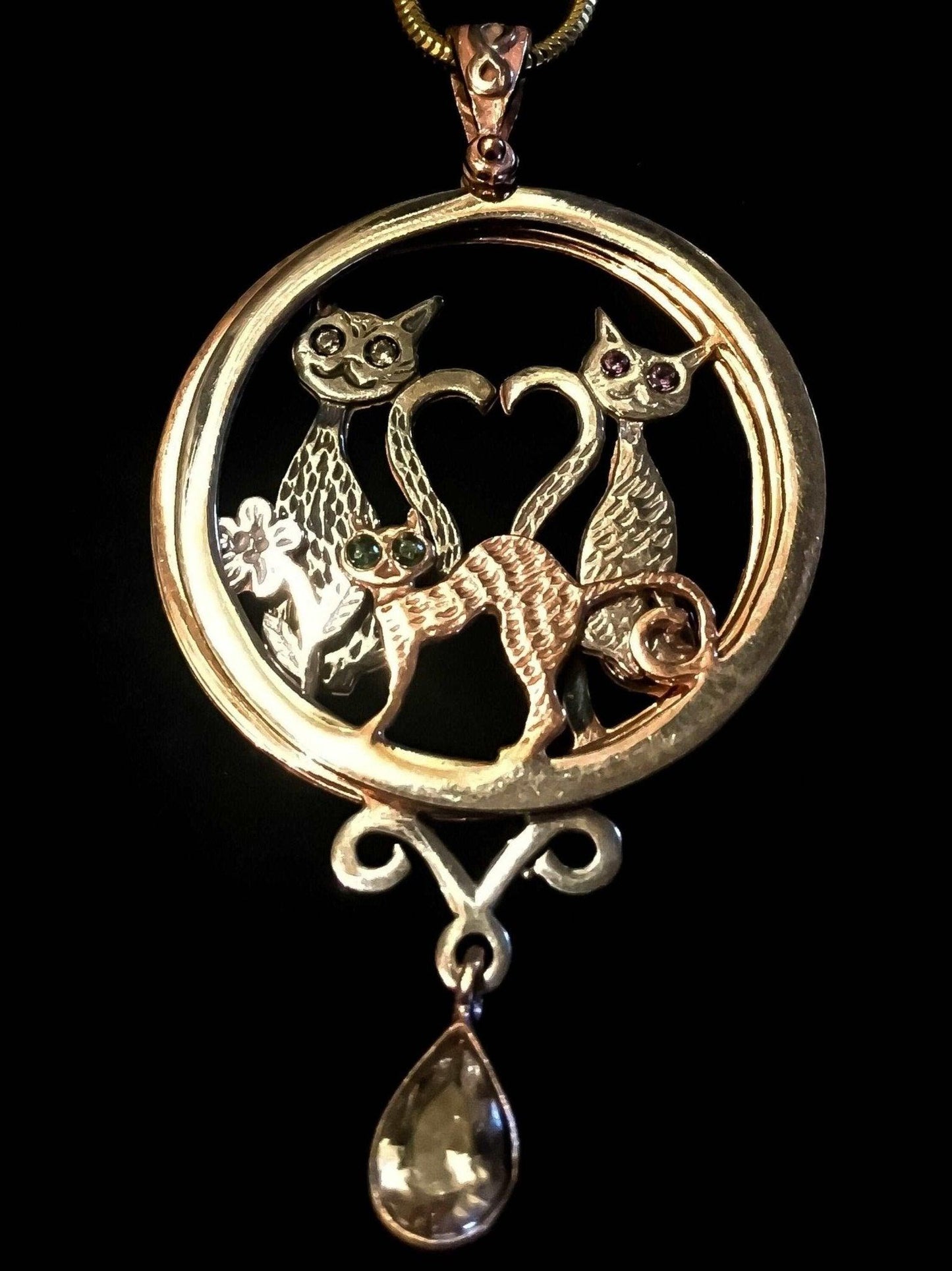 Cat Family Custom Design Pendant, 925 Sterling Silver Animal Necklace,İz Silver are in front of you with a specially designed necklace. Our cat family, which is worked with 925 sterling silver. Our necklace, which is designed and produCat Family Custom Design Pendant