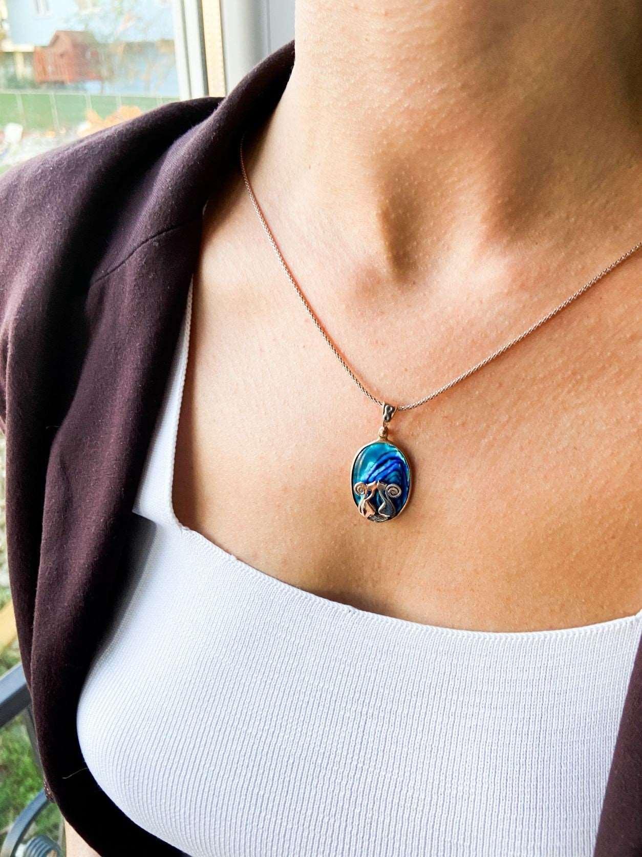 Cat Necklace 925 Sterling Silver Blue Abalone Gemstone Pendant, Animal925 sterling sterling silver and complety Handmade, decorated with abalone shell stone and produced by our masters. Inspired by the Cats in Love theme, we combine itCat Necklace