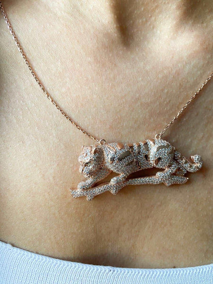 Champagne Color Leopard Custom Desing Necklace, Handmade Nacre WorkingUnique Champagne Color Leopard is 925 sterling silver and it is completely handcrafted.Stone is zircon gemstone.
Eyes is Emerald. Nacre Working Handmade Study. DesigChampagne Color Leopard