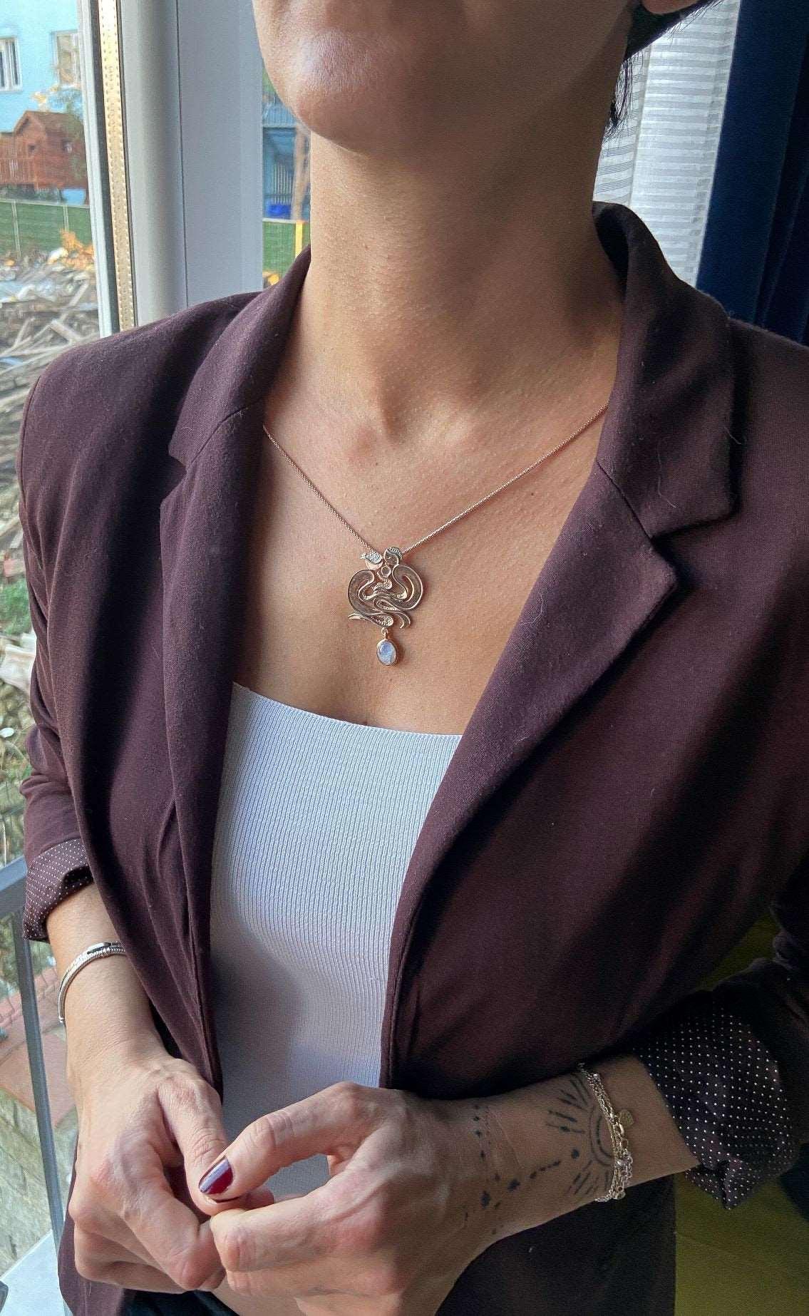 Custom Design Family Moonstone Necklace For Women, 925 Sterling Silver925 Sterling Silver Rose Gold Custom Design Family Moonstone Necklace For Women.
It is special for our customers who want to present a different gift to their loved Custom Design Family Moonstone Necklace