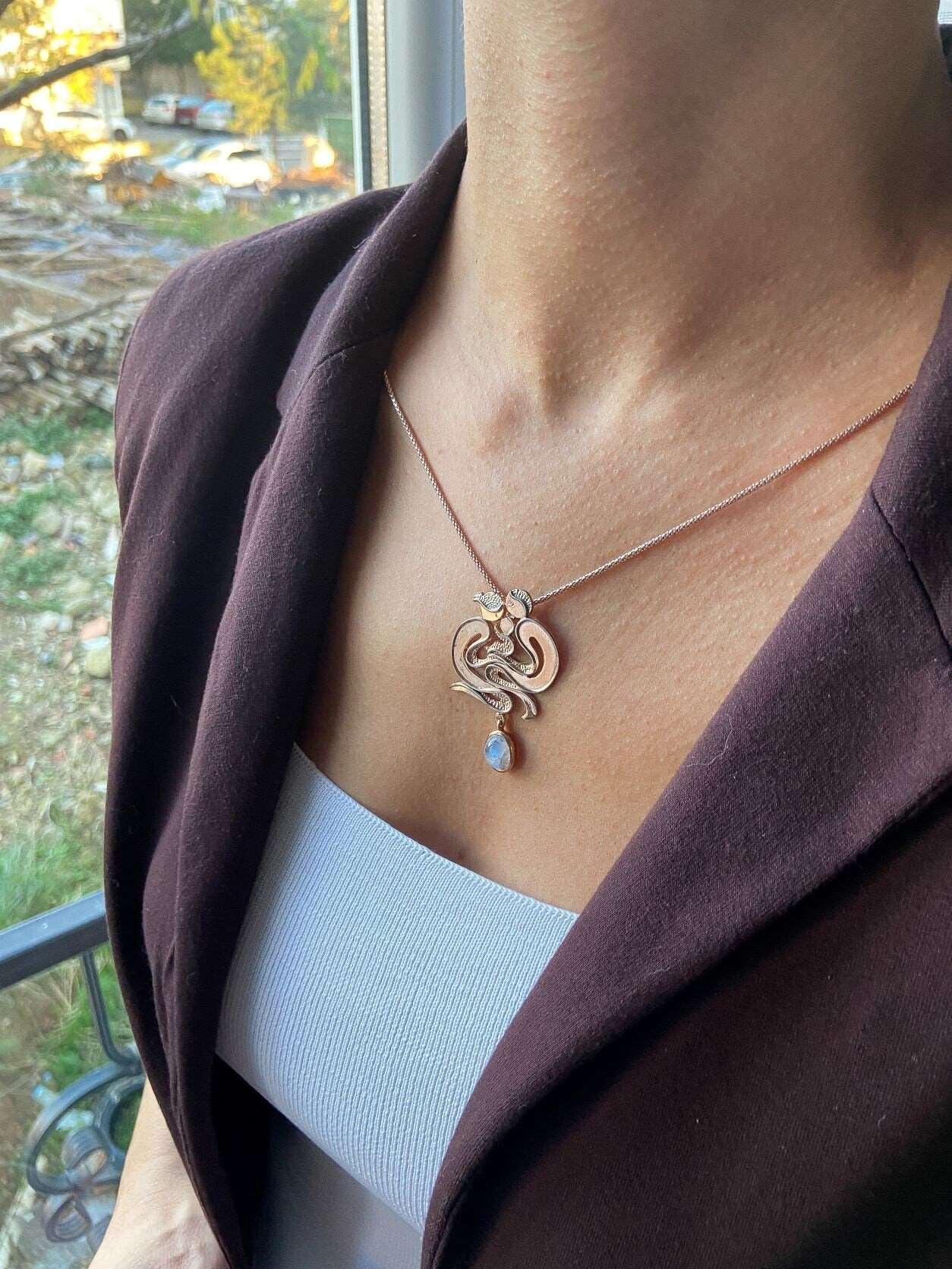 Custom Design Family Moonstone Necklace For Women, 925 Sterling Silver925 Sterling Silver Rose Gold Custom Design Family Moonstone Necklace For Women.
It is special for our customers who want to present a different gift to their loved Custom Design Family Moonstone Necklace