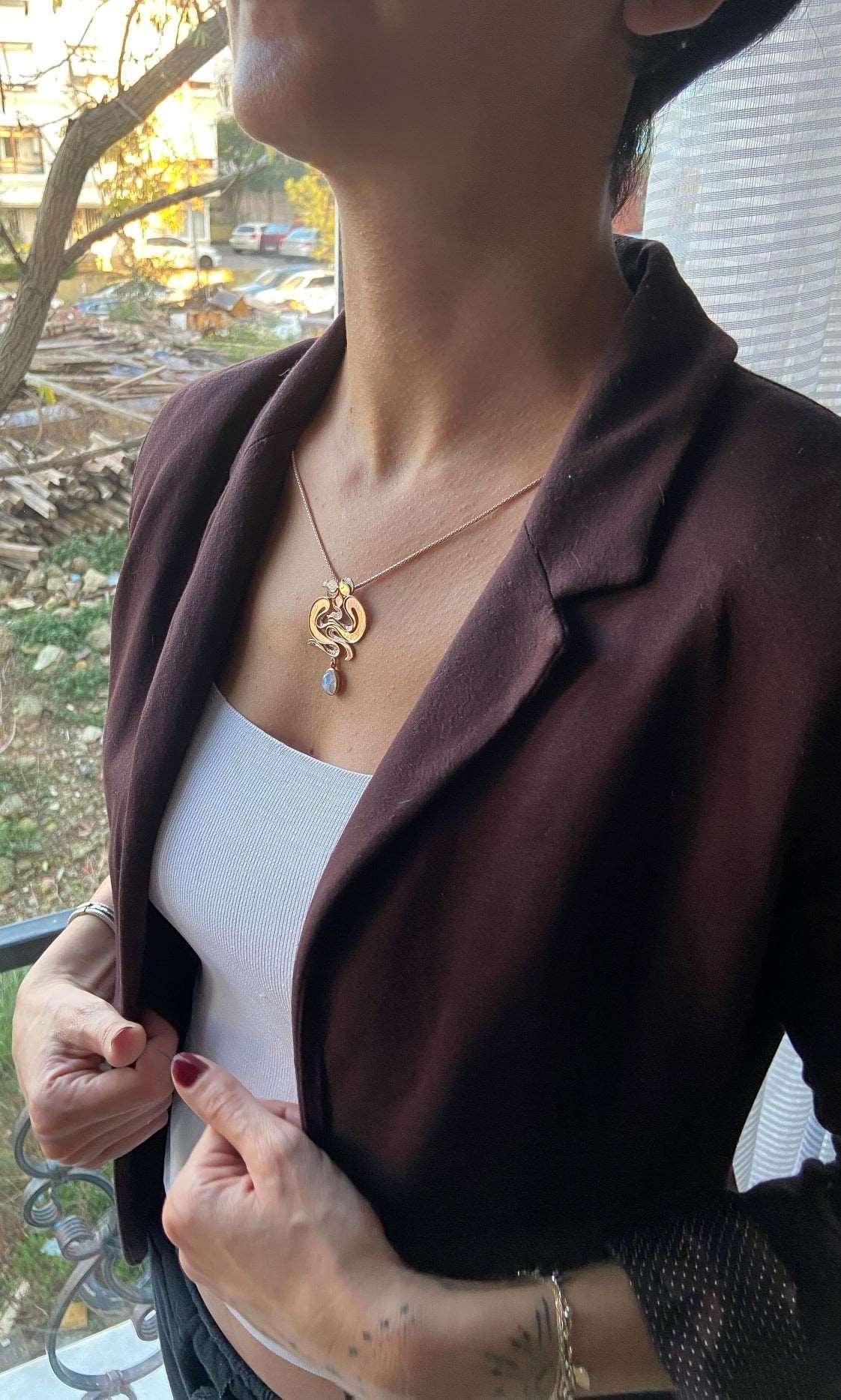 Custom Design Family Moonstone Necklace For Women, 925 Sterling Silver925 Sterling Silver Rose Gold Custom Design Family Moonstone Necklace For Women.
It is special for our customers who want to present a different gift to their loved Custom Design Family Moonstone Necklace