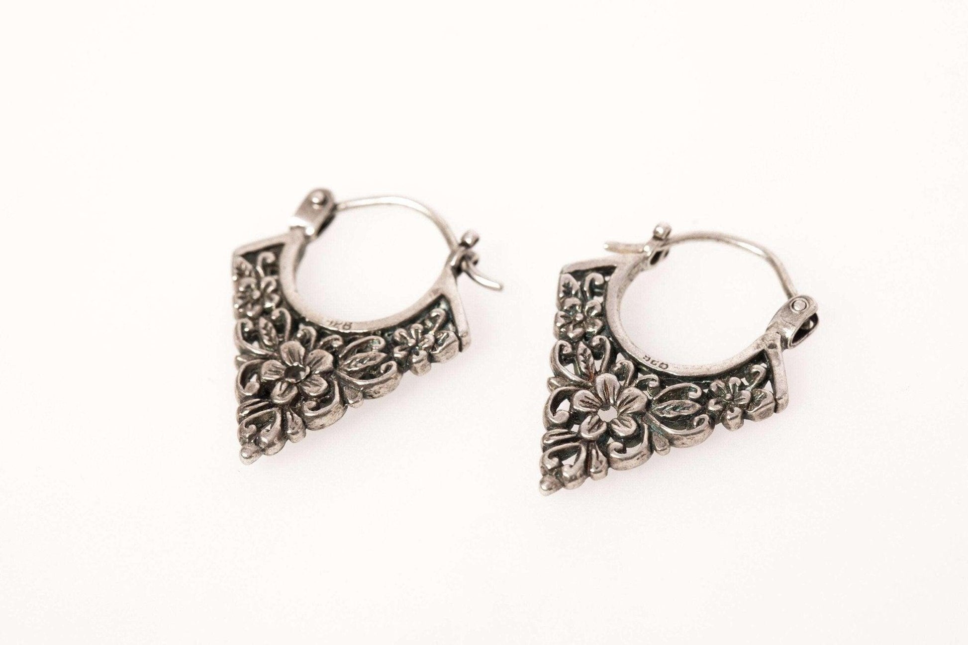 Filigree Handmade 925 Sterling Silver Earrings, Filigree Jewelry For WOur handcrafted 925 sterling silver earrings with filigree workmanship. design and production belongs to us. It was produced by our Syriac master. You can see the woFiligree Handmade 925 Sterling Silver Earrings