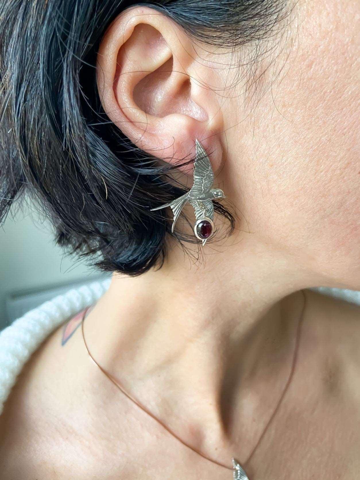 Garnet Stone Sparrow Silver Stud Earrings, Handmade Sparrow 925 SterliGarnet GemStone Our sparrow bird designs were designed by our design team. It is completely handcrafted by our craftsmen. They are movable wings whose wings can be uGarnet Stone Sparrow