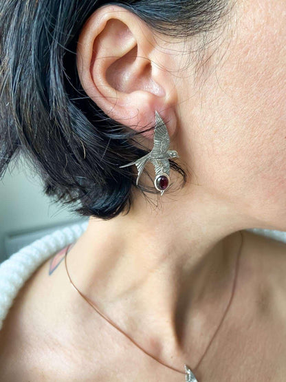 Garnet Stone Sparrow Silver Stud Earrings, Handmade Sparrow 925 SterliGarnet GemStone Our sparrow bird designs were designed by our design team. It is completely handcrafted by our craftsmen. They are movable wings whose wings can be uGarnet Stone Sparrow