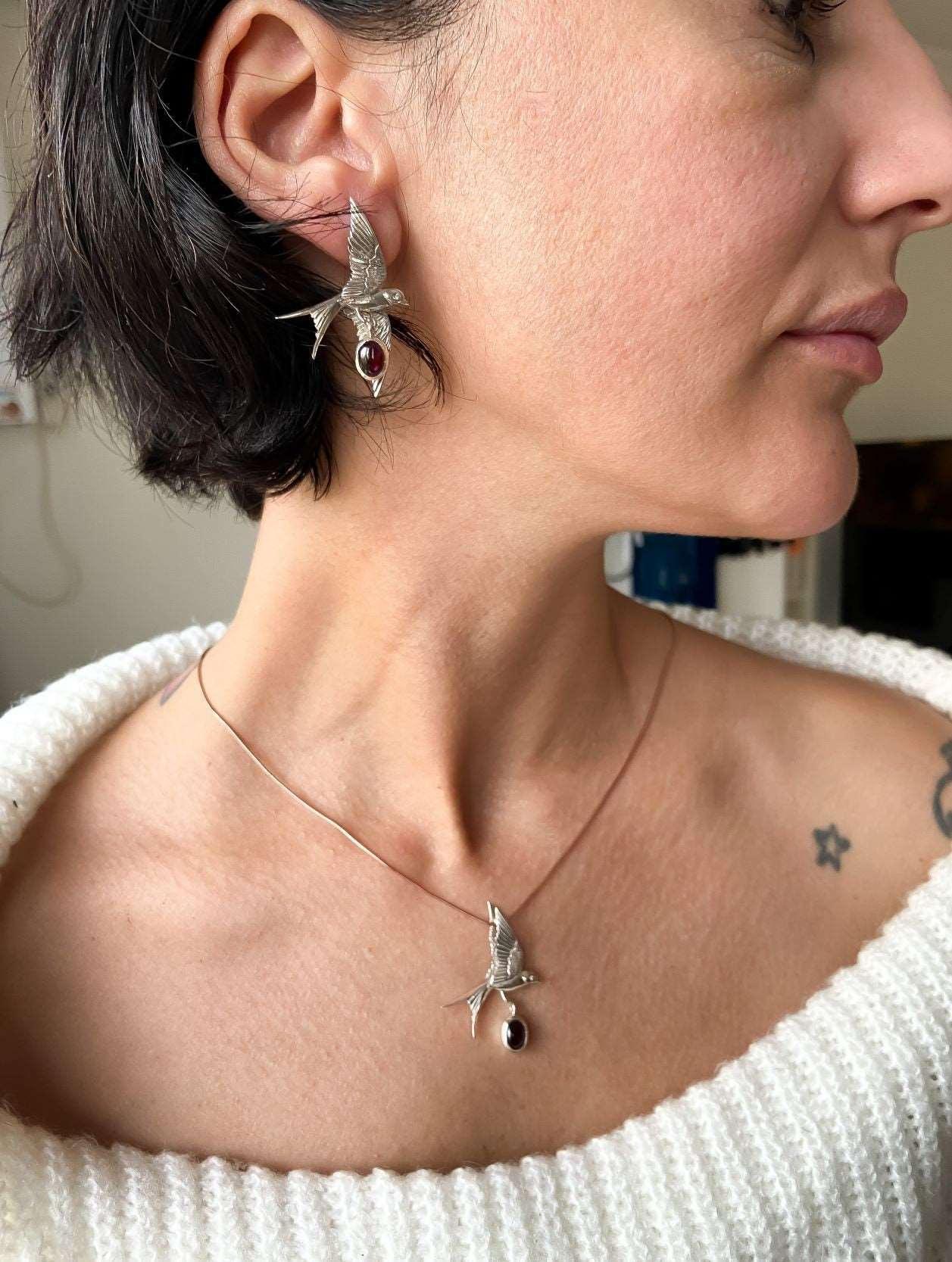 Garnet Stone Sparrow Silver Stud Earrings, Handmade Sparrow 925 SterliGarnet GemStone Our sparrow bird designs were designed by our design team. It is completely handcrafted by our craftsmen. They are movable wings whose wings can be uGarnet Stone Sparrow