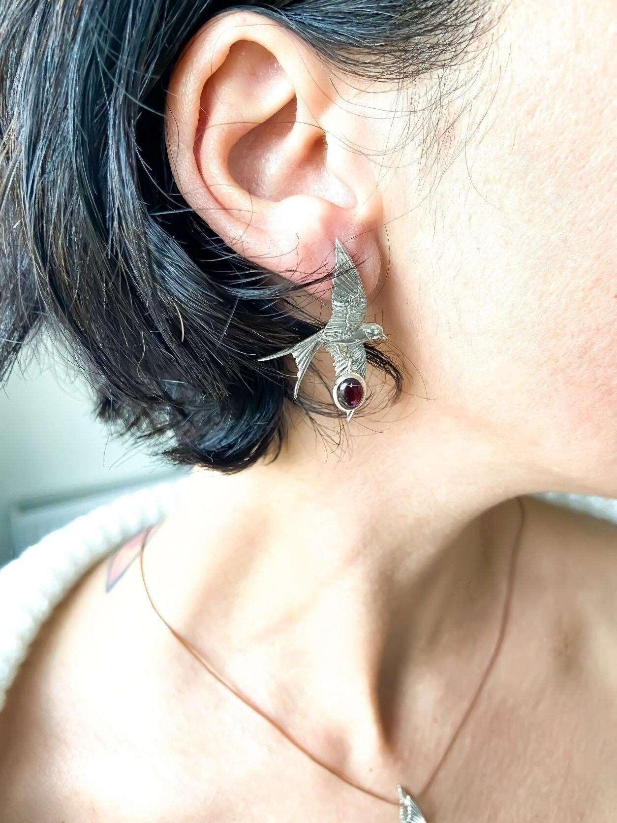 Garnet Stone Sparrow Silver Stud Earrings, Handmade Sparrow 925 SterliGarnet GemStone Our sparrow bird designs were designed by our design team. It is completely handcrafted by our craftsmen. They are movable wings whose wings can be uGarnet Stone Sparrow