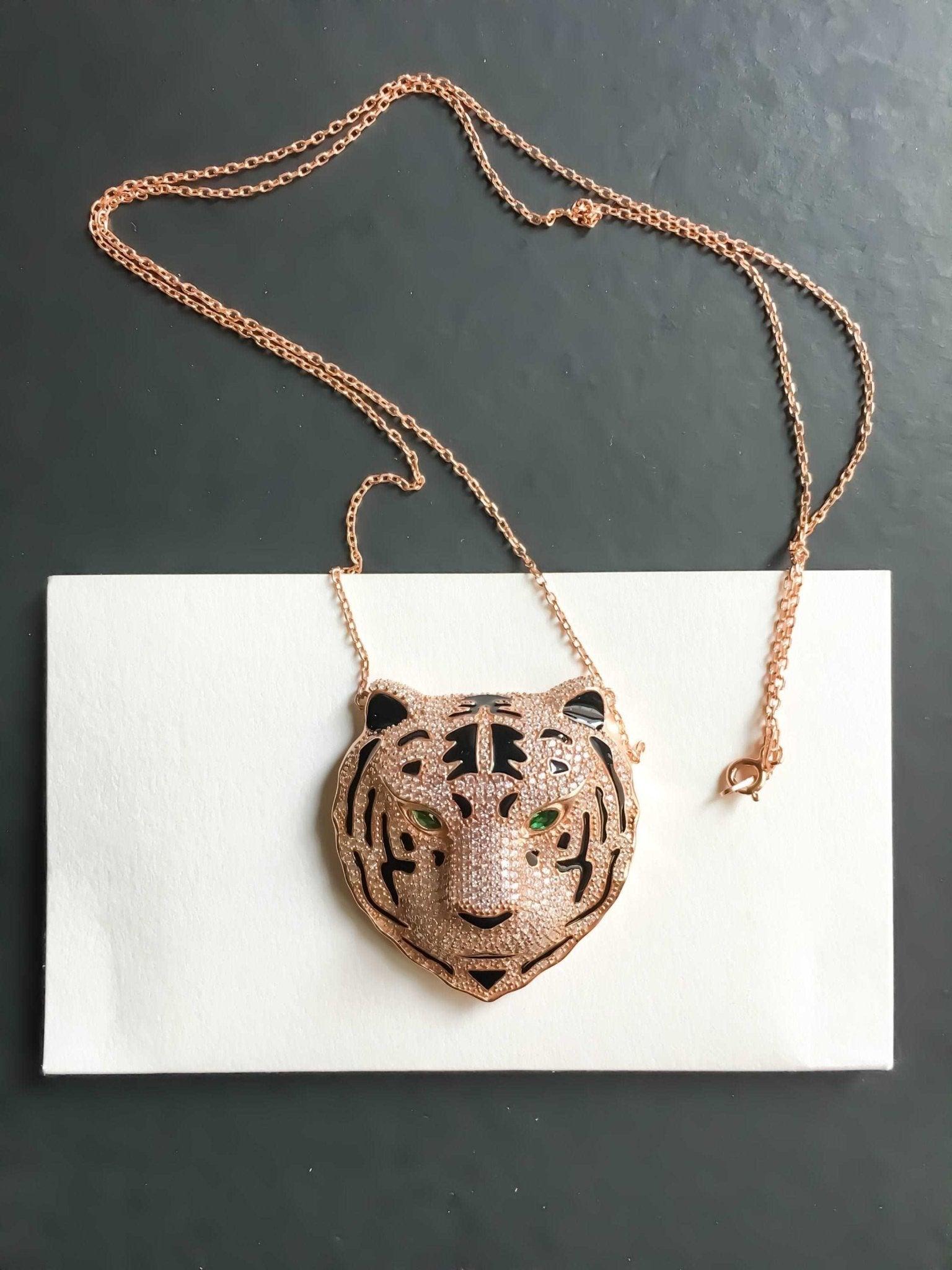 Leopard Head Emerald Eye Nacre Working Necklace,  Unique Desing HandmaOur Leopard Head is 925 sterling silver and it is completely handcrafted.Stone is zircon gemstone.
Eyes is Emerald. Nacre Working Handmade Study. Design production aLeopard Head Emerald Eye