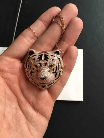 Leopard Head Emerald Eye Nacre Working Necklace,  Unique Desing HandmaOur Leopard Head is 925 sterling silver and it is completely handcrafted.Stone is zircon gemstone.
Eyes is Emerald. Nacre Working Handmade Study. Design production aLeopard Head Emerald Eye