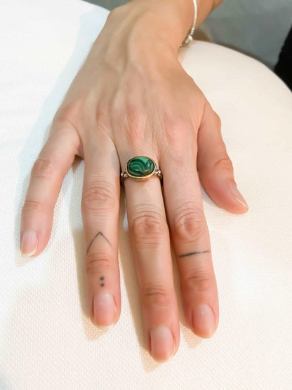 Malachite Natural Stone Ring, 925 Sterling Silver Malachite Green RingMalachite stone desing women's ring made with 925 sterling hand workmanship.it is completely handcrafted and design. Stone cutting and all our equipment used are firMalachite Natural Stone Ring
