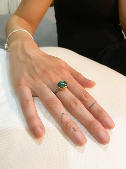 Malachite Natural Stone Ring, 925 Sterling Silver Malachite Green RingMalachite stone desing women's ring made with 925 sterling hand workmanship.it is completely handcrafted and design. Stone cutting and all our equipment used are firMalachite Natural Stone Ring