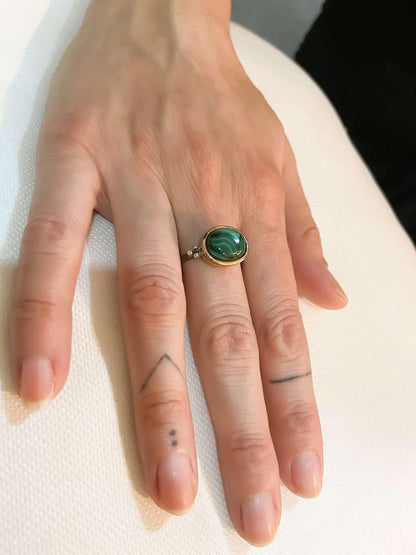 Malachite Natural Stone Ring, 925 Sterling Silver Malachite Green RingMalachite stone desing women's ring made with 925 sterling hand workmanship.it is completely handcrafted and design. Stone cutting and all our equipment used are firMalachite Natural Stone Ring