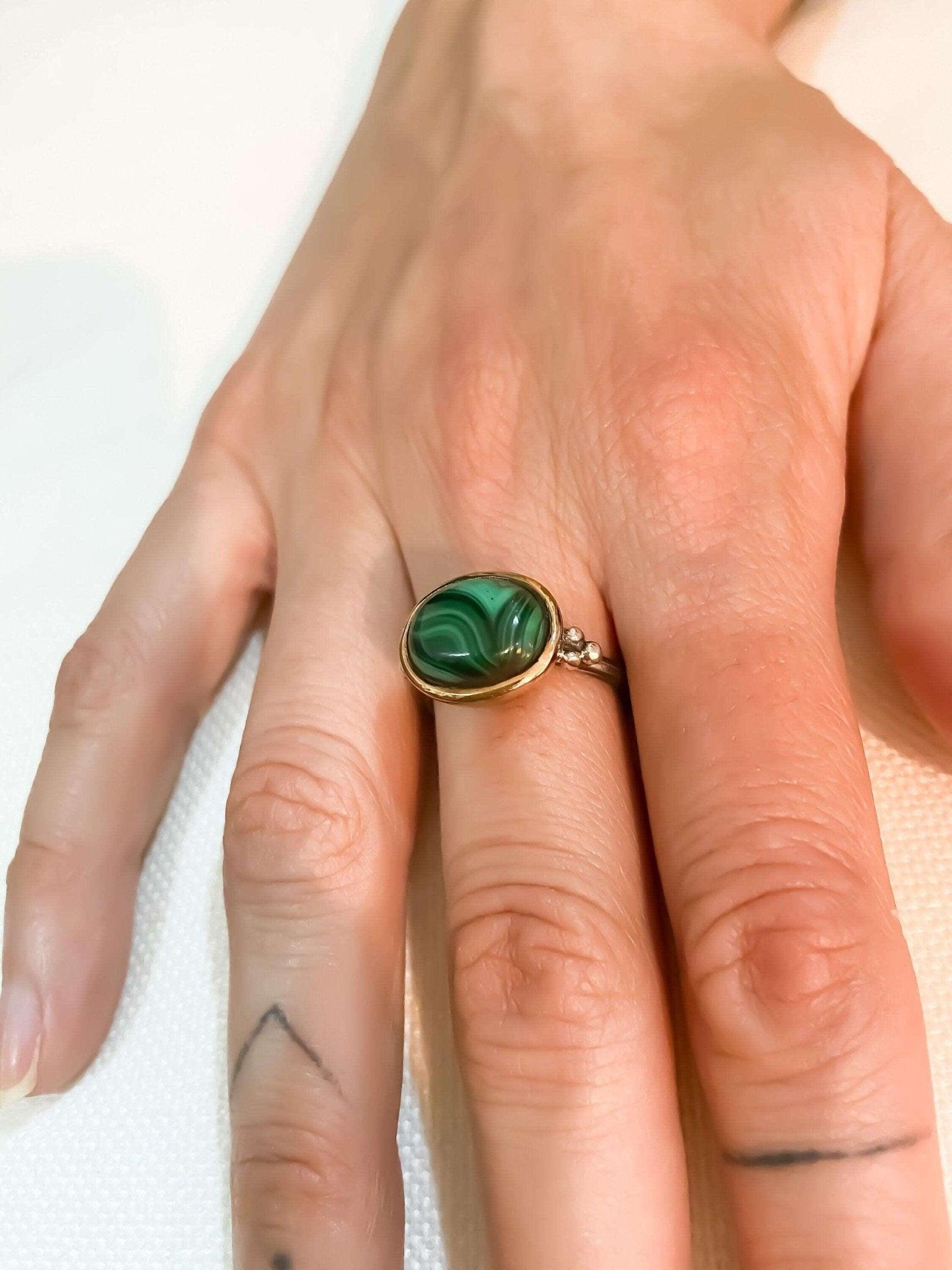 Malachite Natural Stone Ring, 925 Sterling Silver Malachite Green RingMalachite stone desing women's ring made with 925 sterling hand workmanship.it is completely handcrafted and design. Stone cutting and all our equipment used are firMalachite Natural Stone Ring