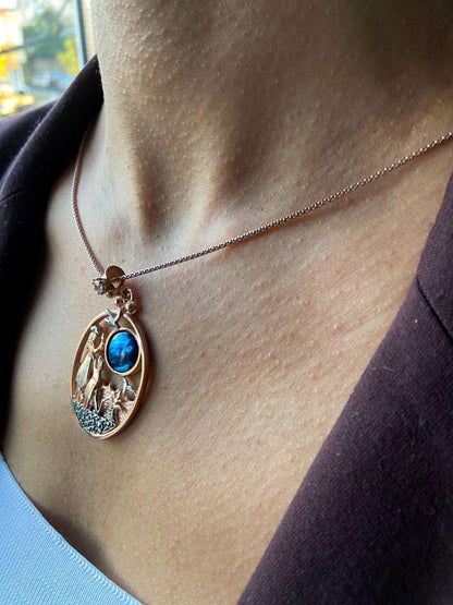 Mother Leading The Way Necklace Blue Abalone gemstone 925 Sterling Sil925 sterling sterling silver and complety Handmade, decorated with abalone shell stone and produced by our masters. Inspired by Mom and Son theme, we combine it withMother Leading The Way Necklace