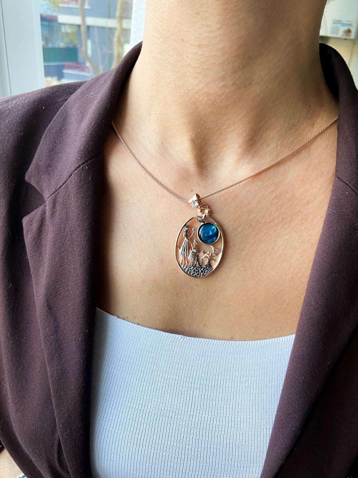 Mother Leading The Way Necklace Blue Abalone gemstone 925 Sterling Sil925 sterling sterling silver and complety Handmade, decorated with abalone shell stone and produced by our masters. Inspired by Mom and Son theme, we combine it withMother Leading The Way Necklace