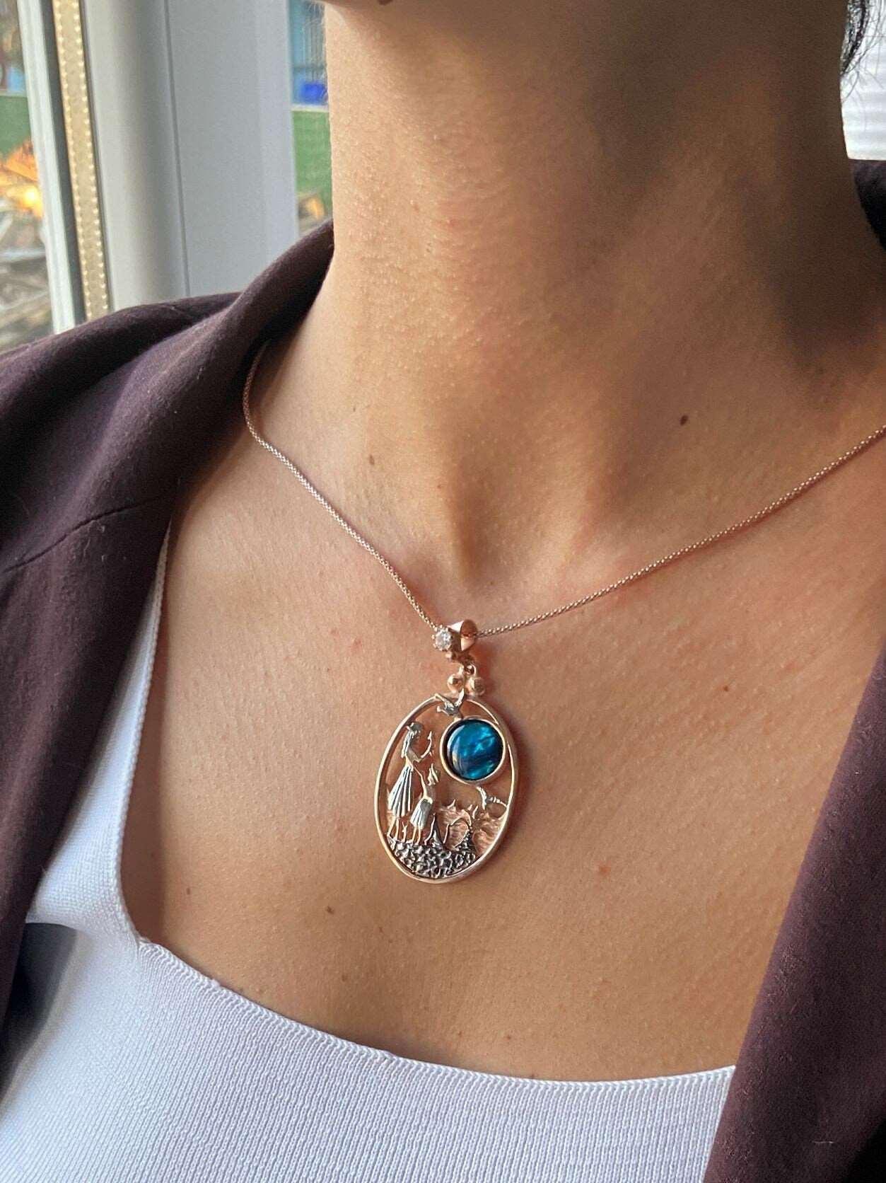 Mother Leading The Way Necklace Blue Abalone gemstone 925 Sterling Sil925 sterling sterling silver and complety Handmade, decorated with abalone shell stone and produced by our masters. Inspired by Mom and Son theme, we combine it withMother Leading The Way Necklace