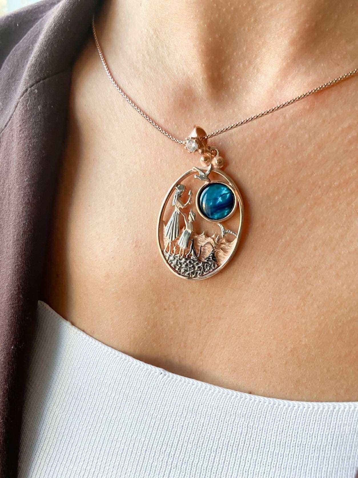 Mother Leading The Way Necklace Blue Abalone gemstone 925 Sterling Sil925 sterling sterling silver and complety Handmade, decorated with abalone shell stone and produced by our masters. Inspired by Mom and Son theme, we combine it withMother Leading The Way Necklace