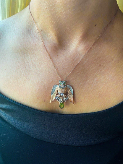 Peridot Stone Owl Custom Desing 925 Sterling Silver Handmade Necklace,Our Owl is ​​925 sterling silver and it is completely handcrafted. The eyes you see on it are decorated with emeralds.the bottom stone is the Peridot Gemstone.It is Peridot Stone Owl