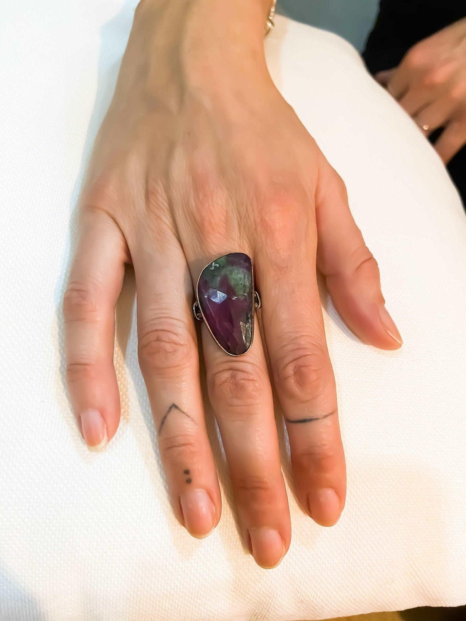 Root Ruby 925 Sterling Silver Handmade Ring, Ruby Natural Stone Ring FNatural Root Ruby stone desing women's ring made with 925 sterling hand workmanship.it is completely handcrafted and design. Stone cutting and all our equipment usedRoot Ruby 925 Sterling Silver