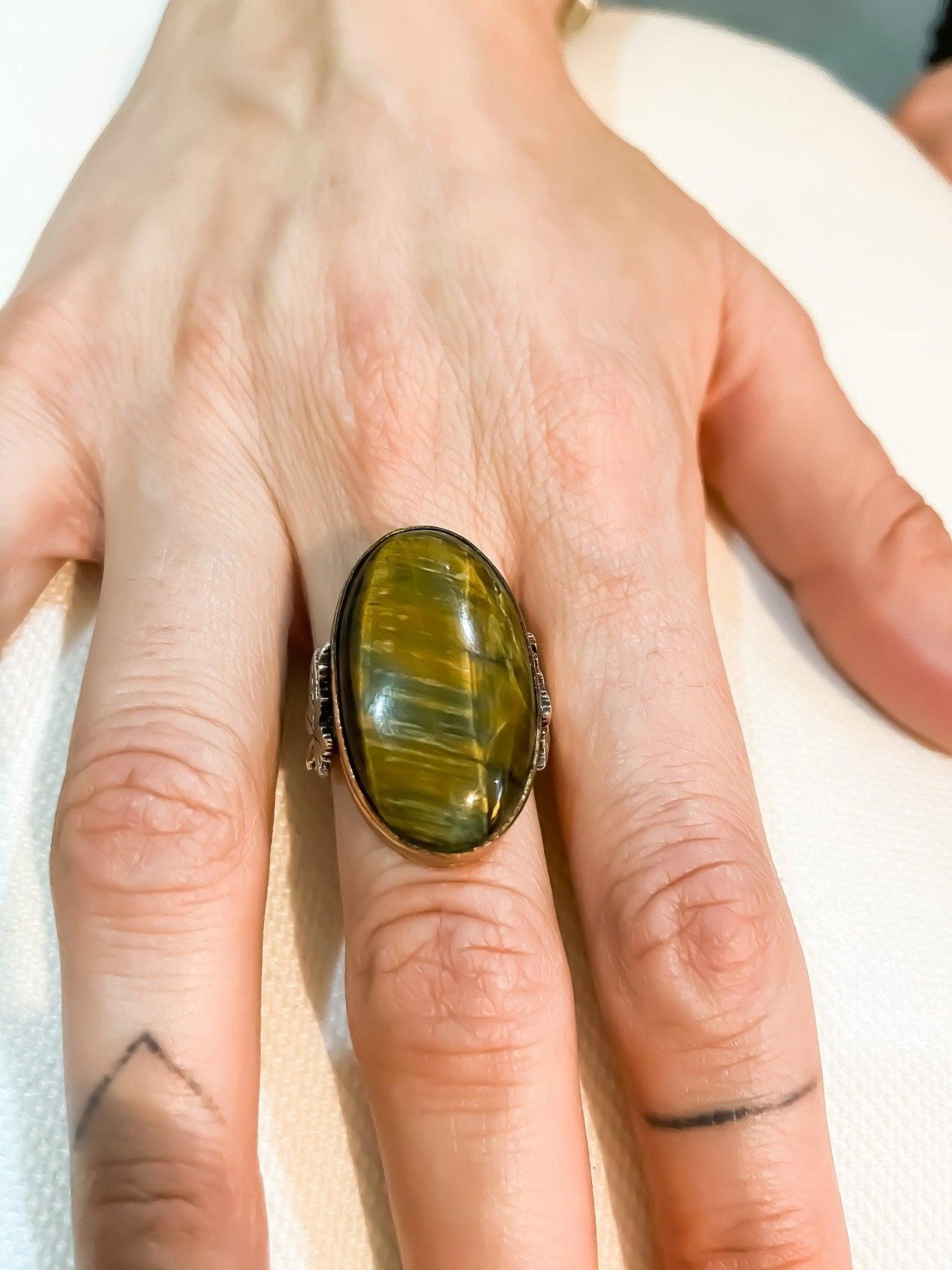 Rutilated Quartz Handmade Women Ring, 925 Sterling Silver Rutilated QuNatural Rutilated Quartz stone desing women's ring made with 925 sterling hand workmanship.it is completely handcrafted and design. Stone cutting and all our equipmeRutilated Quartz Handmade Women Ring