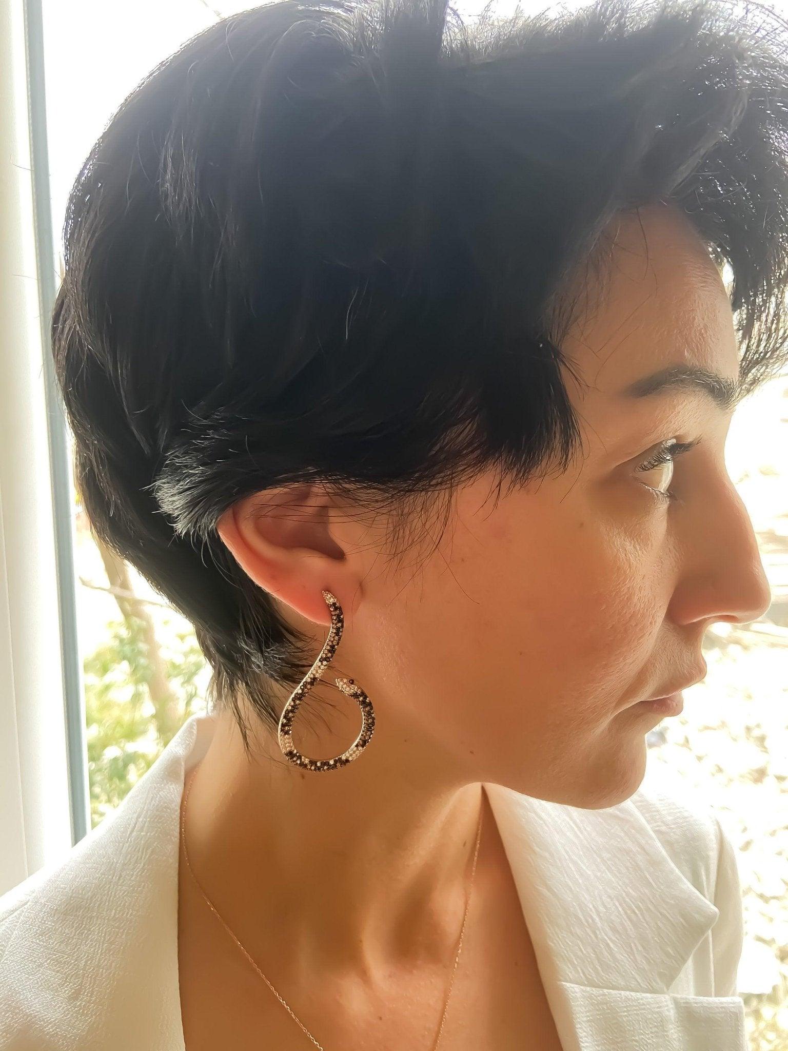 Snake Earrings 925 Sterling Silver Animal Earrings, Snake Lover Earrin925 Sterling Silver Snake Earrings For Women Handmade Accessory.It is completely a product of hand work and design.stones were handcrafted with special pencil work. Snake Earrings